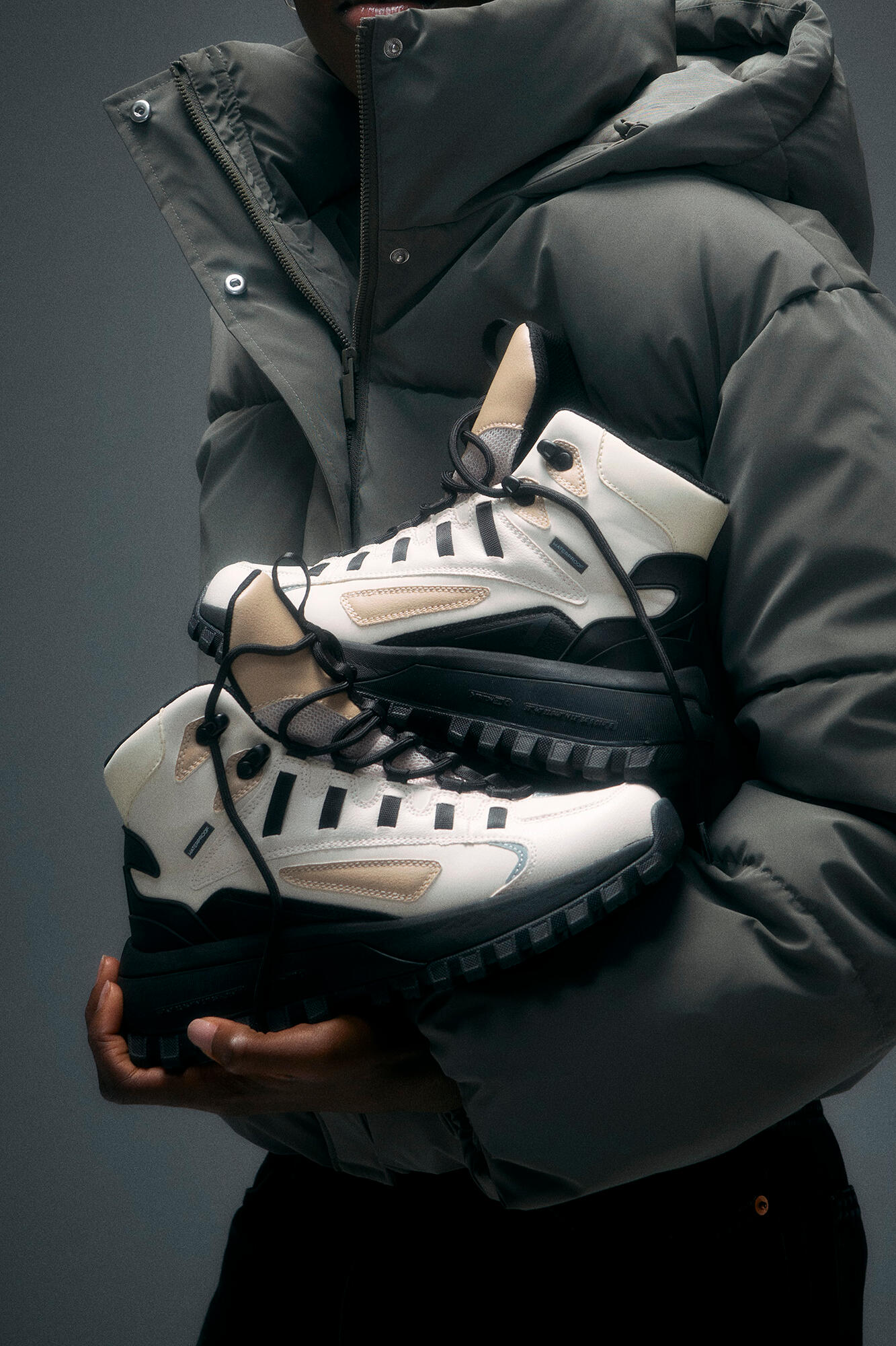 Apaze Hightop sneakers – Antique White Black